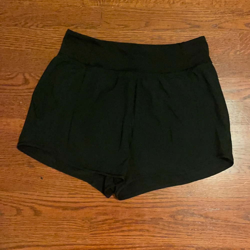 Black size 8 high rise Lululemon shorts. Worn once